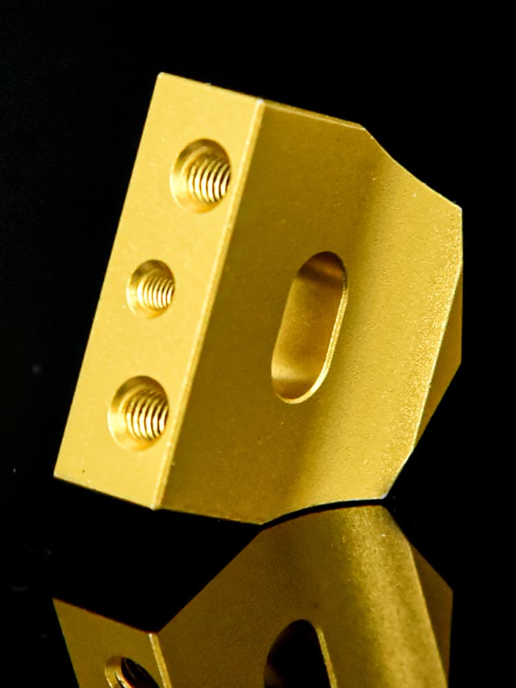 Machining and finishing for precision parts high-quality surface treatment and part shaping